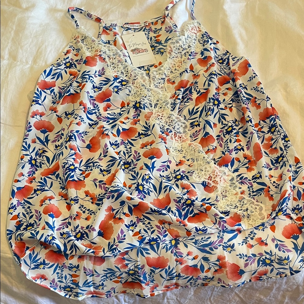 Staccato Floral Lace Trim Top